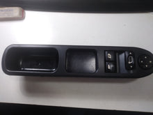 Cargar imagen en el visor de la galería, INTERRUPTOR ELEVALUNAS PEUGEOT