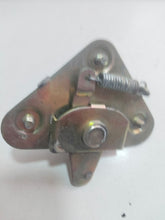 Cargar imagen en el visor de la galería, CERRADURA INTERIOR DERECHA SEAT 850/600 L/E
