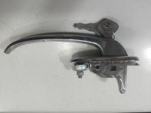 Cargar imagen en el visor de la galería, MANECILLA CON LLAVE ESTERIOR SEAT 600

