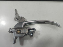 Cargar imagen en el visor de la galería, MANECILLA CON LLAVE ESTERIOR SEAT 600
