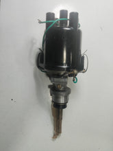 Cargar imagen en el visor de la galería, DISTRIBUIDOR DE ENCENDIDO SEAT 124/1430
