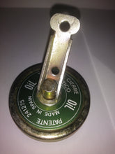 Cargar imagen en el visor de la galería, Tapón antifuga aceite color verde
